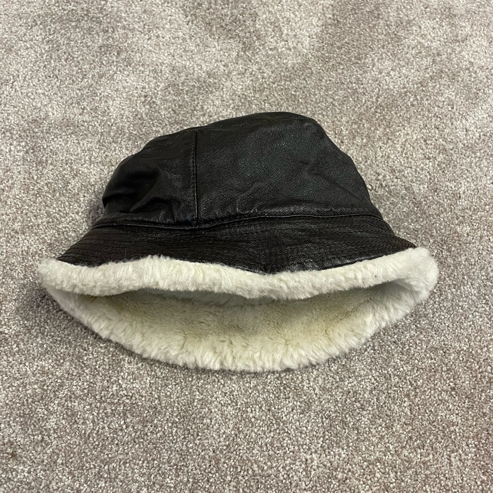 Autumn/winter bucket hat
